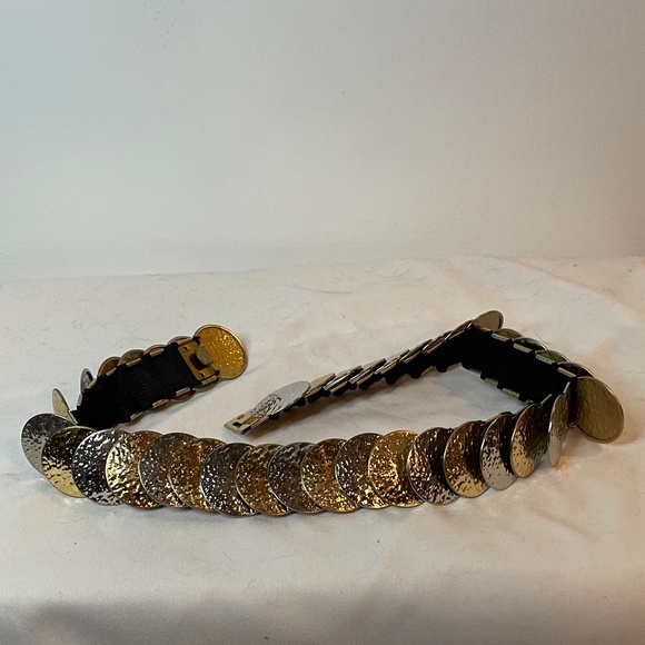 💕HOST PICK!! Vintage gold silver circle metallic chain belt! - Picture 6 of 10